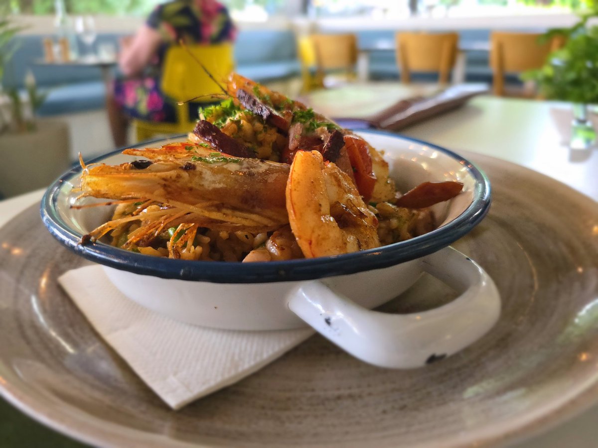 OreboundImages's tweet photo. Don't mind if I do 😋

#foodpics #SnapperRocks #Darwin #TopEnd https://t.co/qYsstZJF3D
