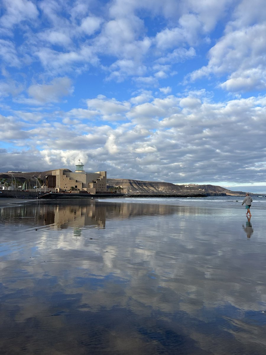 Buenos días!☀️ 🐠 
Amanece precioso!😍 
Feliz Sábado!🙃 

<a href="/LasCanteras/">Mi playa de Las Canteras 🏊🏻‍♀️🦈</a> 
<a href="/EmocionesCan/">Emociones Canarias</a> 
<a href="/VickyPalmaMeteo/">Vicky Palma</a>