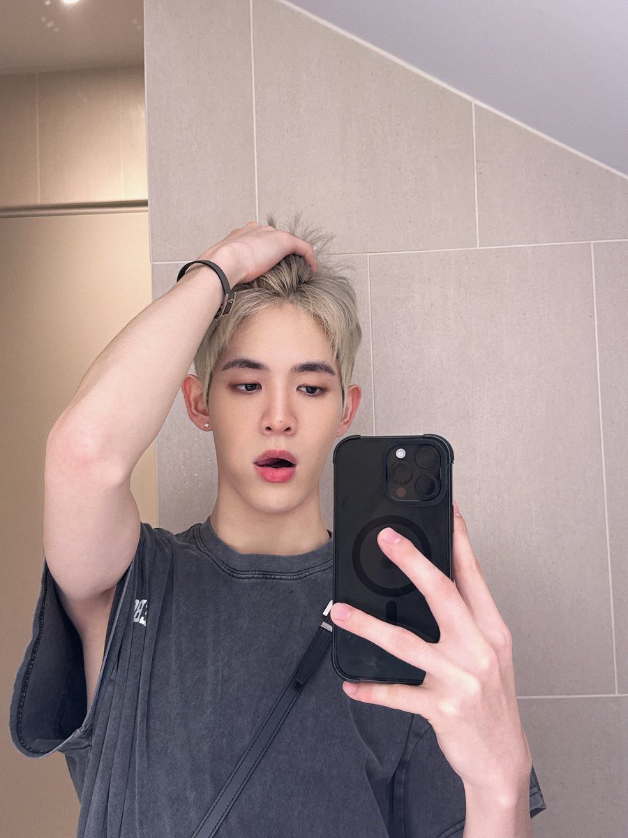 JS tweet media