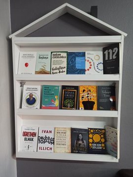 Değerli Kurum Amirlerimiz başta olmak üzere, personellerimiz, Okul Müdürlerimiz, Öğretmenlerimiz ve Muhtarlarımızın destekleriyle sizi #Susurluk İlçe Halk Kütüphanemize üye olmaya davet ediyorum.

Başvurularını kolaylıkla e-Devlet üzerinden ( turkiye.gov.tr/kultur-ve-turi… ) üye olacağı