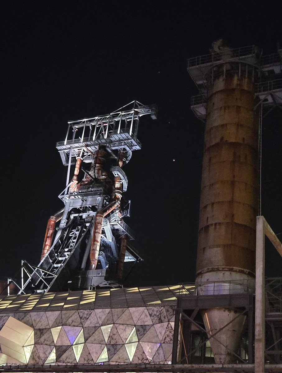 mkuijjer's tweet image. What an interesting campus to give a seminar 🇱🇺! Impressive steel plant (here pictured with Mars). Really enjoyed the scientific discussions at the Casual Analysis of Biomedical Data lecture series and after. Now heading back to Oslo 🇳🇴
uni.lu/lcsb-en/events…