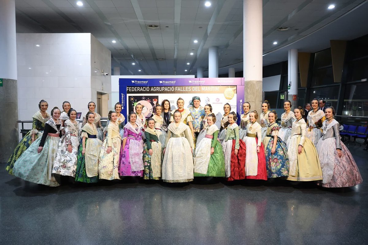 🌊🔥 Les Falles 2025 comencen a prendre forma en els Poblats Marítims 

🚢 La terminal de Trasmed ha sigut l’escenari on les comissions de l’Agrupació de <a href="/fallasmaritimo/">Federació Agrupació Falles Marítim</a> han presentat els seus projectes.

👑 L’acte ha comptat amb la presència de les FFMMV i les seues CCHH.