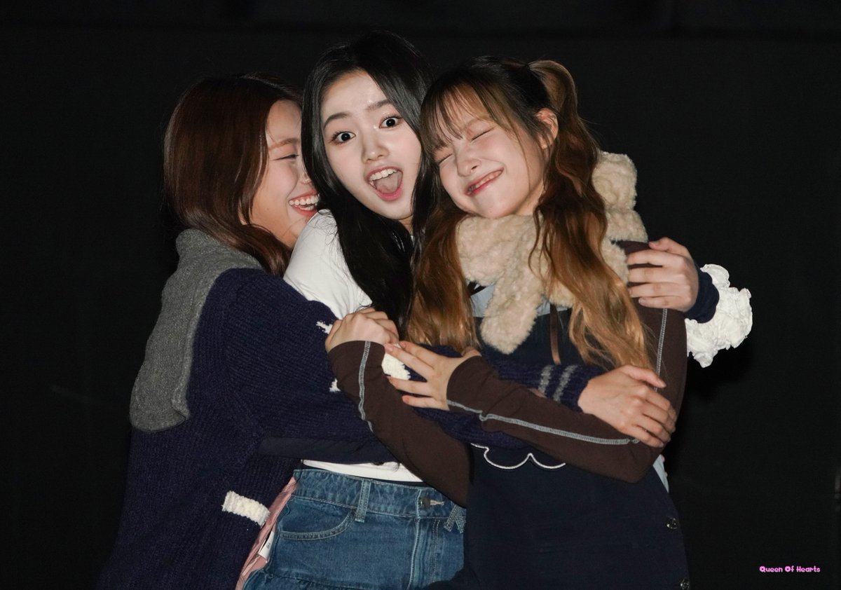 240118
Lovely Trio 
#엘리시아 #ELISIA #エリシア
#EllieEllie #Elyrian
#나나 #Nana
#ユニス #ナナズバレンタイン 
#BANGYUNHA #방윤하 
#유니스 #UNIS