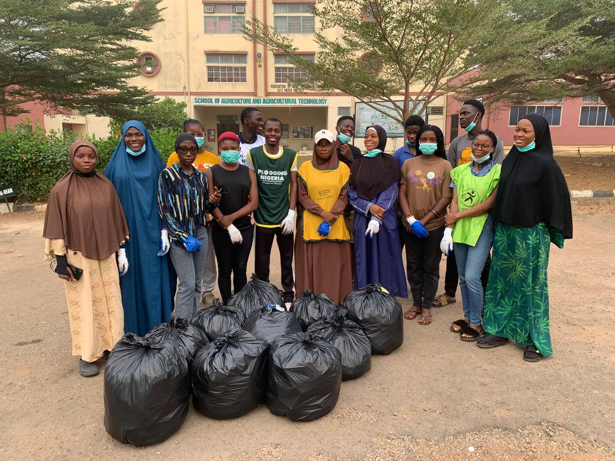 Oluwabimpe2503's tweet photo. Another @ploggingnigeria episode today!
Itโs inspiring to see us come together early to keep our environment clean.
Proud to be a Plogga
And did you catch that fog this morning?
What a view!
#futaploggas #ploggingnigeria #ploggas #keeptheenvironmentclean https://t.co/e9d9UKOsMD