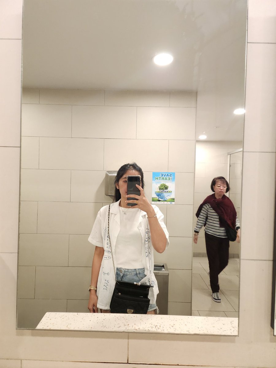 calledengah's tweet photo. Kl >> Kantor https://t.co/pBy36h3q5D