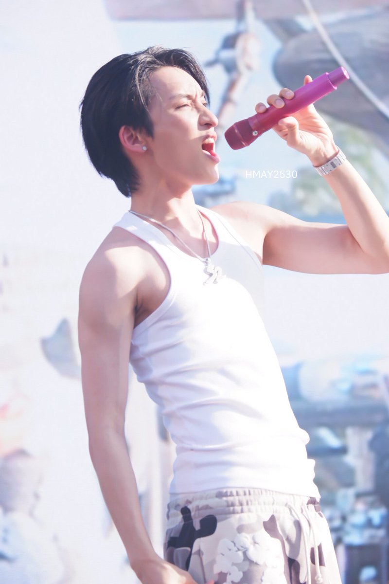 hmay2530's tweet photo. ค่ตตตเท่พี่ S2 🔥🔥🔥 

@Noeul_lee6 

S2 ON STAGE
#S2xMuujifestival2025
#NoeulNuttarat 
#S2TheSunset https://t.co/cDHYK151wq