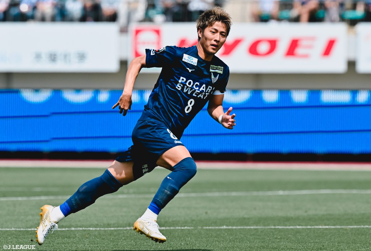 J_League's tweet image. #柿谷曜一朗 選手が、2024シーズンをもって現役を引退することを発表しました。

柿谷選手、お疲れ様でした💐

2006-2009 @crz_official
2009-2011 @vortis_pr
2012-2014, 2016-2020 @crz_official
2021-2022 @nge_official
2023-2024 @vortis_pr

#Ｊリーグ