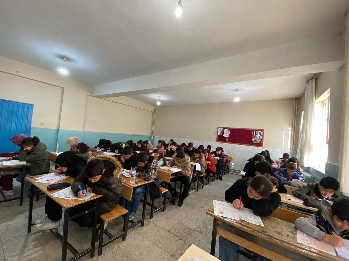 Okulumuzda öğrencilerimizin eksiklerini tamamlaması ve sınava yönelik hazırlık yapmak amacıyla ara tatil döneminde tekrar kampına öğrencilerimizin yoğun katılımıyla başlanmıştır.
