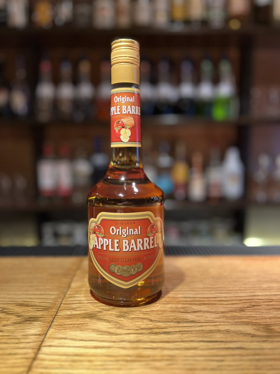 Jam is open!!

りんごのリキュールを入れてみました！
グレープフルーツ割り、紅茶割りなどでお楽しみください！