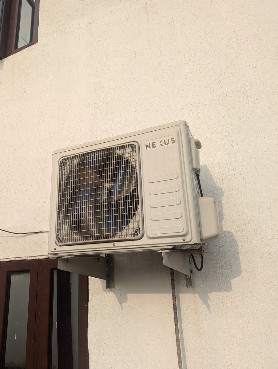 AkureBuynSell's tweet photo. #Decluttering O' clock
1.5HP NEXUS REGULAR AC WITH FULL KIT AND HANGER.
PRICE: #230K
CALL: +2348132716764
#sell #buynsell #declutter #AkureBuynsell #VoiceEffects https://t.co/wJ71FcjQ9h