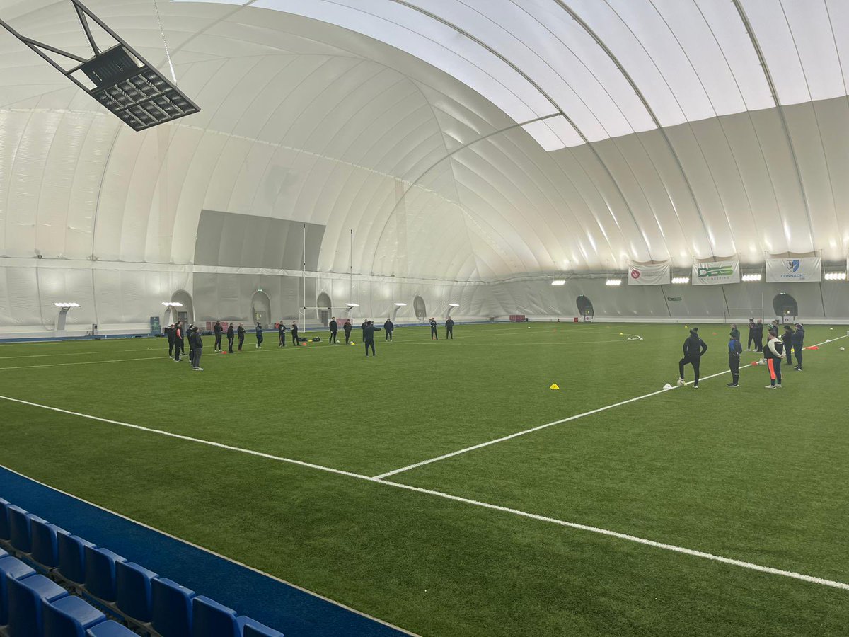 30+ coaches at the Award 2 course today in the COE!
Skill Development/Technical Coaching up first with Kevin Johnson, Eoin Sweeney and Damian Curley followed by Sports Psychology with Sean Silke for the second period. 

Well done to all in attendance 👏 #ConnachtGAA