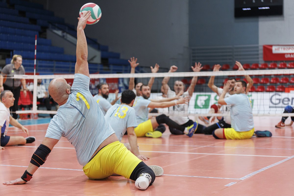 Reportage “Au service de la victoire” de Nathalie Jamais à retrouver dans le livre photo DR#4 sur notre site internet [collectif-dr.com/boutique-dr ](collectif-dr.com/boutique-dr  "/linkBuilder_7HWVmDTCnUTieEw5hoP5KR")