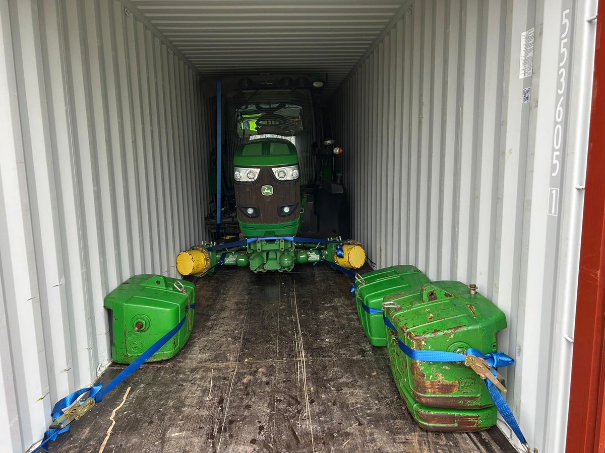 DoubledayGroup's tweet image. The Doubleday fellas have been hard at work this week playing a game of 'make the tractor fit into the shipping container' 🤣. With lots of planning &amp;amp; calculations to be made when executing such a task, this is definitely the team to get the job done! 

#MachineryExport
