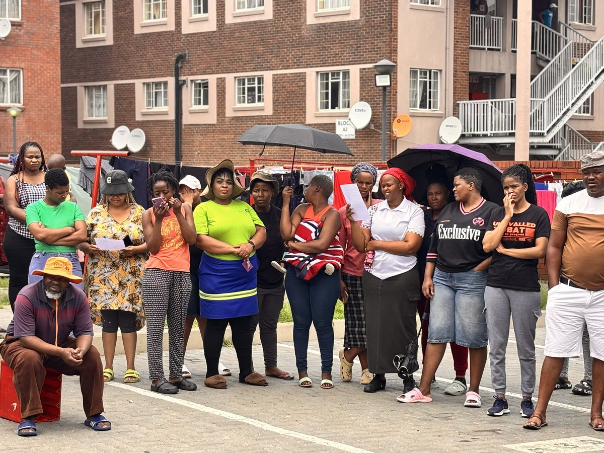 SpeakerofJoburg's tweet photo. Residents request comprehensive security systems to prevent unauthorized access & improve safety in the complex. #SecureHousing
#LetsFixJohannesburg https://t.co/pvJQkaCLWT