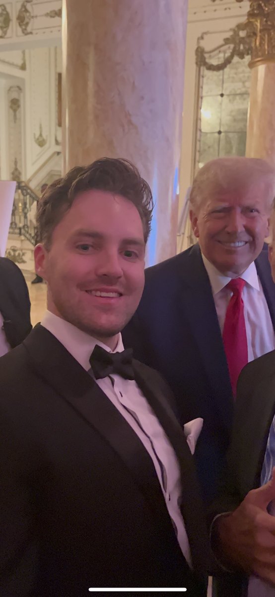 <a href="/realDonaldTrump/">Donald J. Trump</a> 🤝#DIONE ⚡️🛸

<a href="/kokoski/"></a>  imagine President #trump talk about #DIONE as a real project 🤪🏜🛸  
 احتمالش هست یه اتفاق شگفت انگیزی براش بیفته نمیدونم 🤷🔥