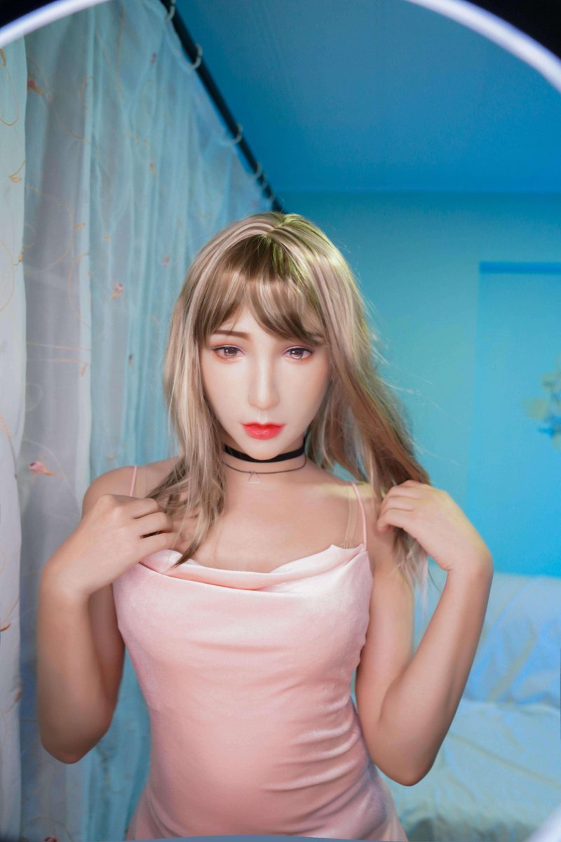 RikkaDreammask's tweet photo. 金髪美人が大好きです!😍😍
マスク:Q04ノーマルメイク
#Dreammask #femalemask #フィメールマスク
#dms #シリコンマスク #Q04 #チン4 #ノーマルメイク https://t.co/A475myG6e5