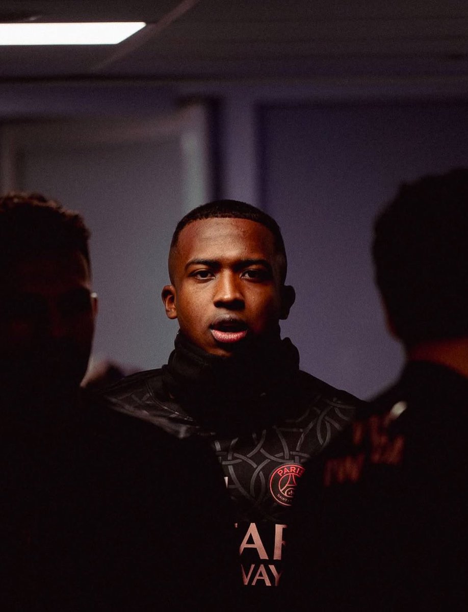 🎙️Willian Pacho 🇪🇨 sur son futur duel avec Erling Haaland 🇳🇴:

« Je n’ai pas peur de lui mais je le respecte, lui et ses coéquipiers.

C’est un grand joueur et ça sera un plaisir de jouer contre lui, en espérant que la victoire sera au bout. » 🗣️ (<a href="/lemediacarre/">CARRÉ</a>)