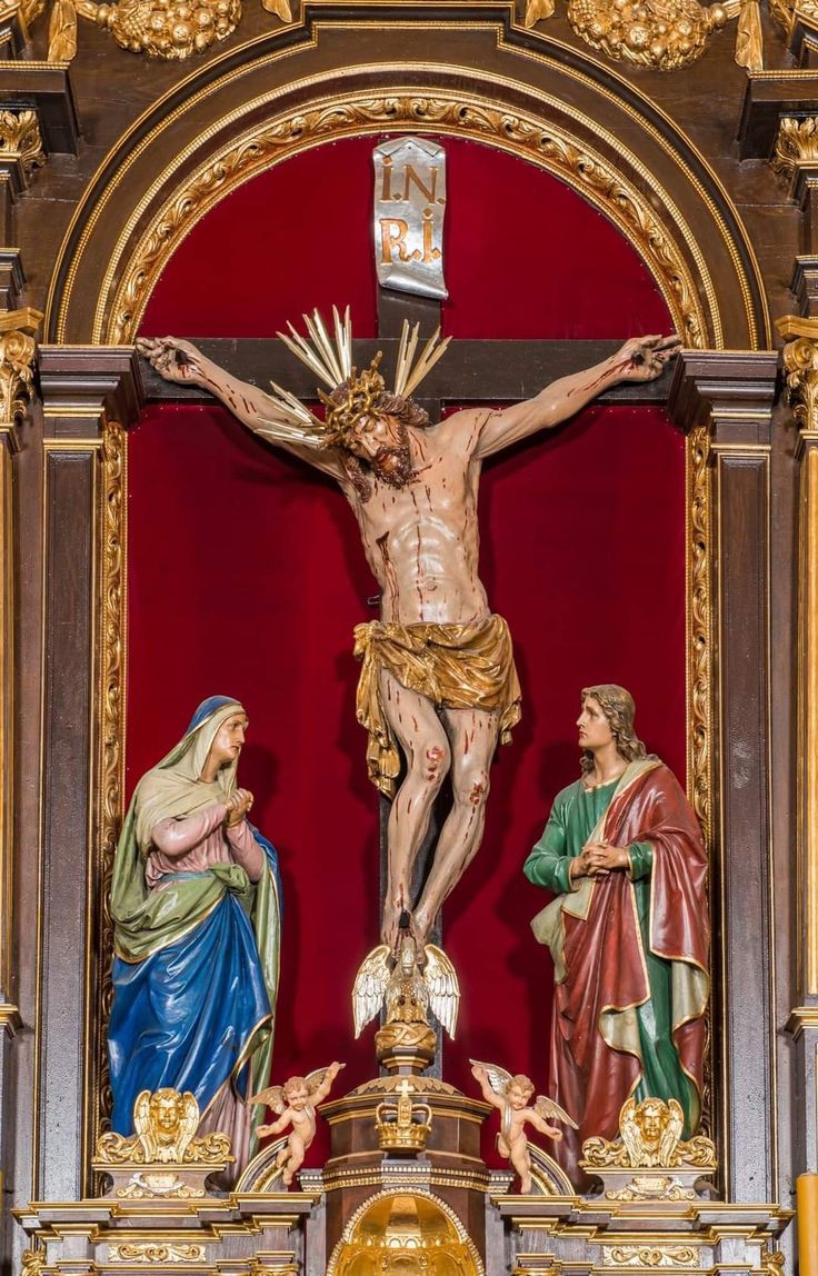 Importance Of The Crucifix In The CATHOLIC CHURCH 

Read this wonderful 😊 thread. It will help you understand the reason why Catholics have Crucifix in the church.

Retweet 👇