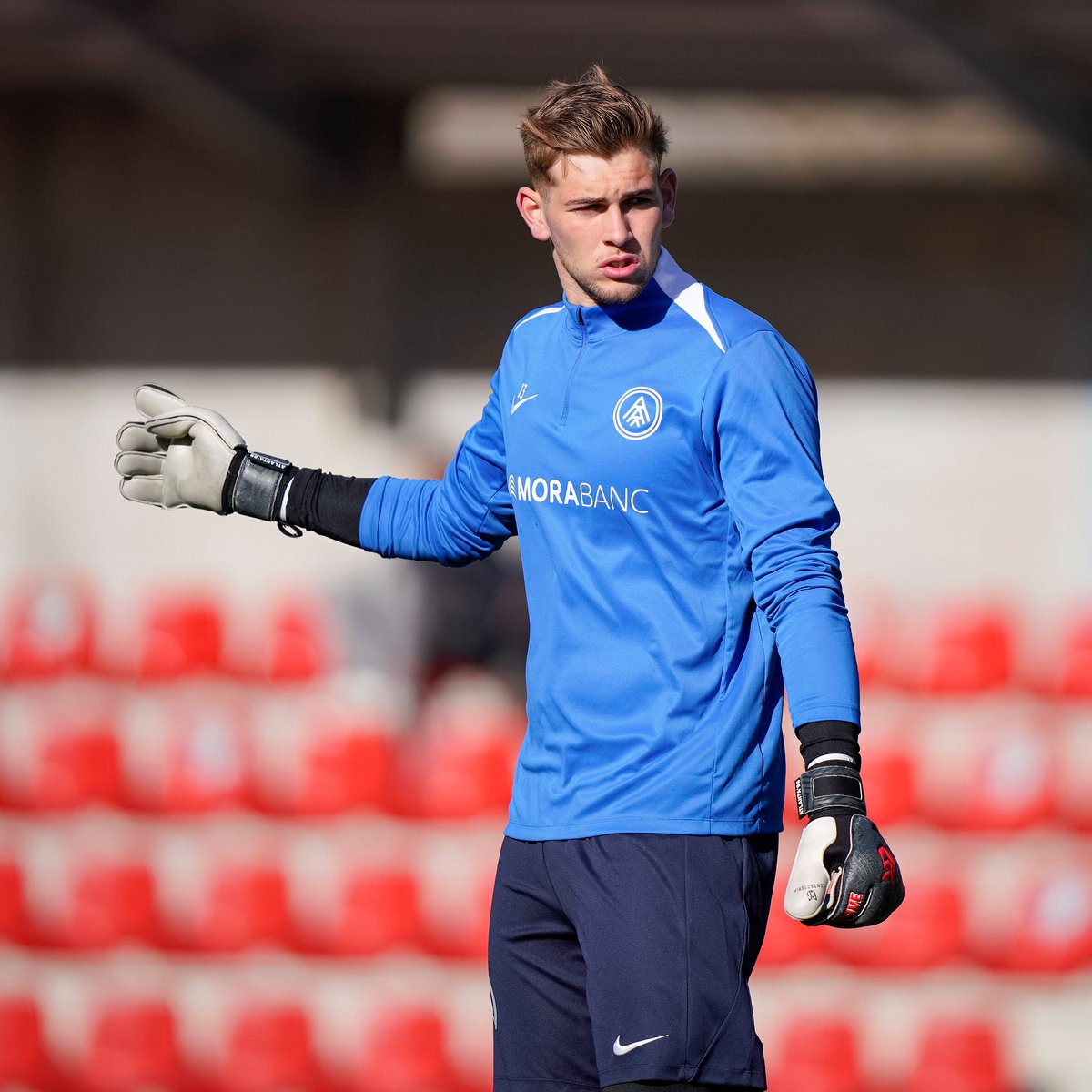 FC Andorra (@fcandorra) on Twitter photo 🧤 El porter del <a href="/nasticmanresa/">Club Gimnàstic de Manresa</a> Pau Blanco ha completat tota la setmana d'entrenaments amb el primer equip 💪🏼
#SomTricolors 🔵🟡🔴 🧤 El porter del <a href="/nasticmanresa/">Club Gimnàstic de Manresa</a> Pau Blanco ha completat tota la setmana d'entrenaments amb el primer equip 💪🏼
#SomTricolors 🔵🟡🔴