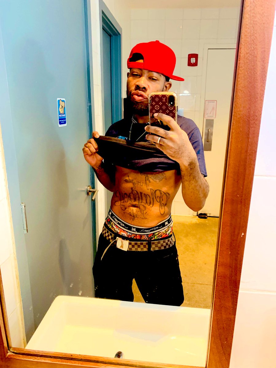 Baddistjawn05's tweet photo. Changing my work close getting ready to clock out this bitch. 
I had a long wonderful work week and went fast. 
Can’t wait to see my baby . 💍😻 
Just wanted to lay up chill and relax. 
#hardworkingman https://t.co/iM5BoEj45D