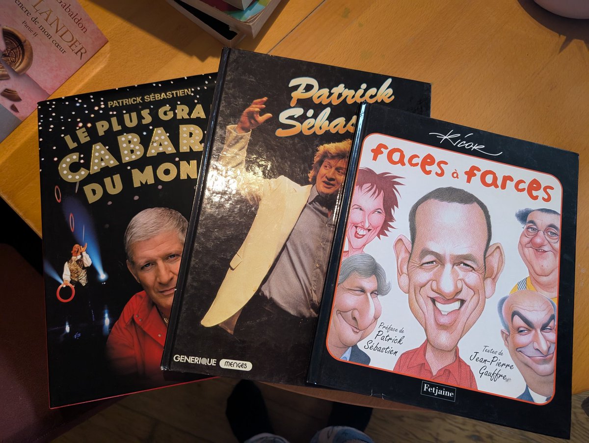 tulipe652's tweet photo. J'ai décidé de mettre de l'ordre dans ma bibliothèque. Je crois que j'ai pas mal de @PatSebastien 🤷🏻‍♀️🤣 https://t.co/0nxauxiBxo