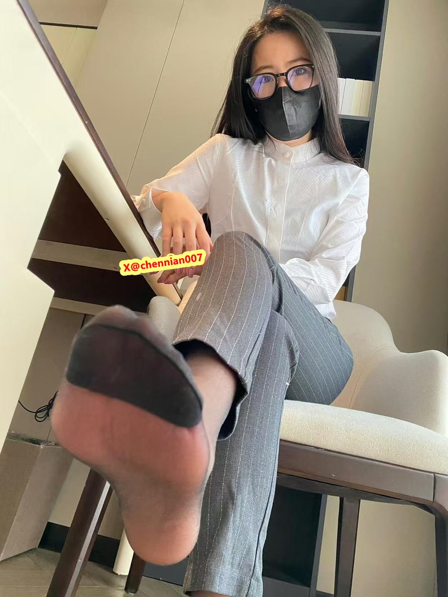 chennian007's tweet photo. 我以为刚失恋的时候是最痛苦的，其实不是，而是随着时间的推移，你慢慢意识到这个人是真的离开了你的生活，你们以后再也不会有交���了，你想他的时候也不能发信息不能打电话，更不能见了，可是你还要强迫着自己把他放下 https://t.co/DkndKaLXsb