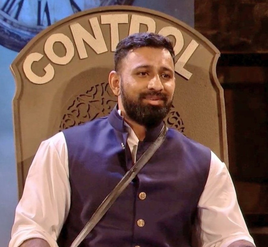 BiggbossKaTadka's tweet image. Who is Deserving winner?

Like for #RajatDalal 
RT for #KaranveerMehra

#BiggBoss18 #BB18 #BiggBoss

Like.                      RT.