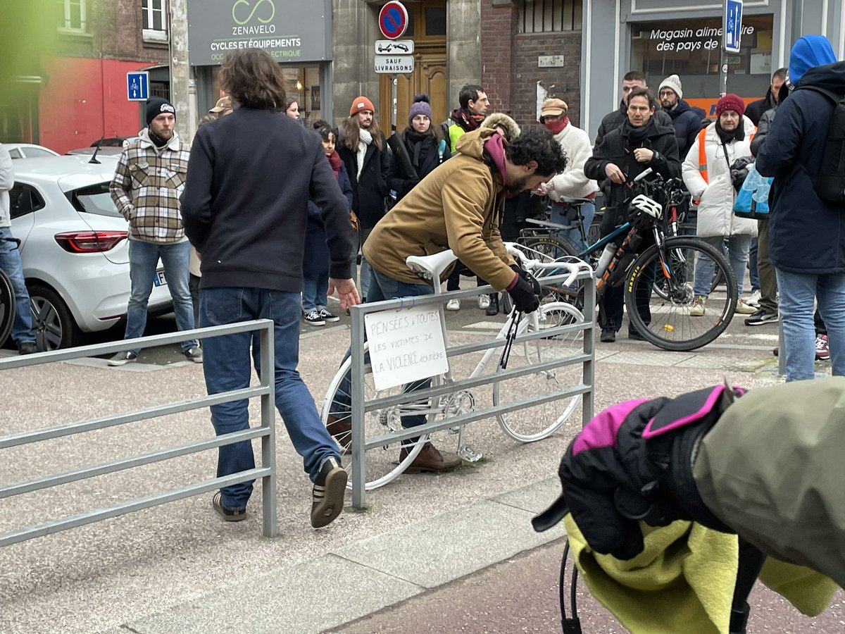 Sophie Bib 👠📚📸#BCBG #BRI cyclette unité psecial tweet media