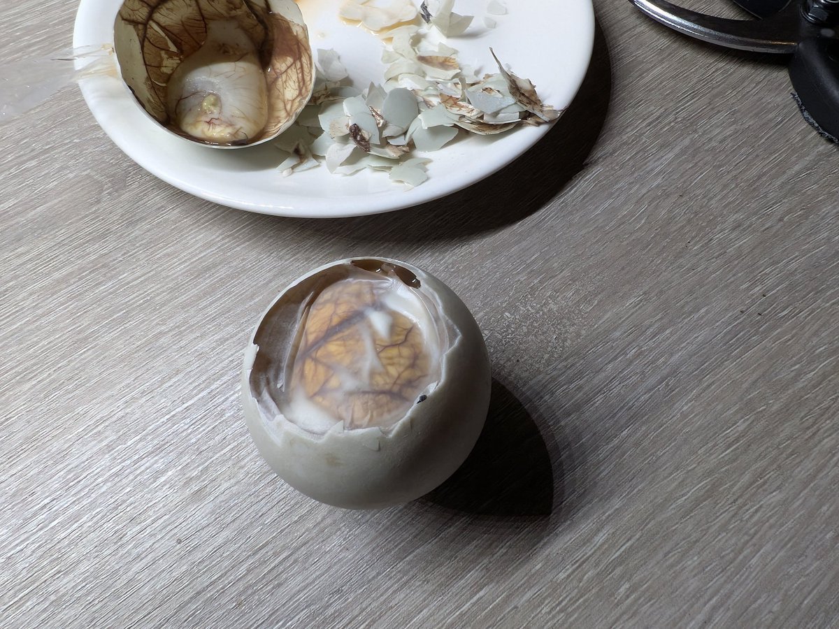 ytrain_4036's tweet photo. バロット美味しいけど
食べ終わった後に、頭が残った時はごめんってなる https://t.co/u585pSdUXN