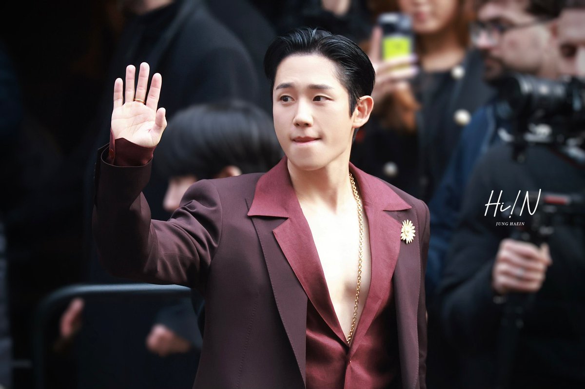 jsmtjyygyjbbjb's tweet photo. มาเฟียมิลานมาก หล่อมากกกๆๆๆๆ https://t.co/CPVVmDsHxC
