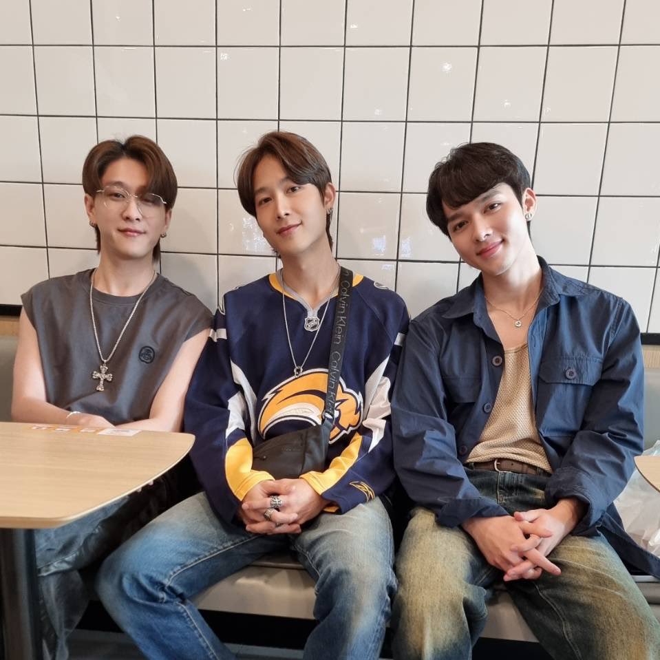 usnttr's tweet photo. เขินเลยครับ เจอคุณ พนากับปิง https://t.co/ECPQy9VJ1o