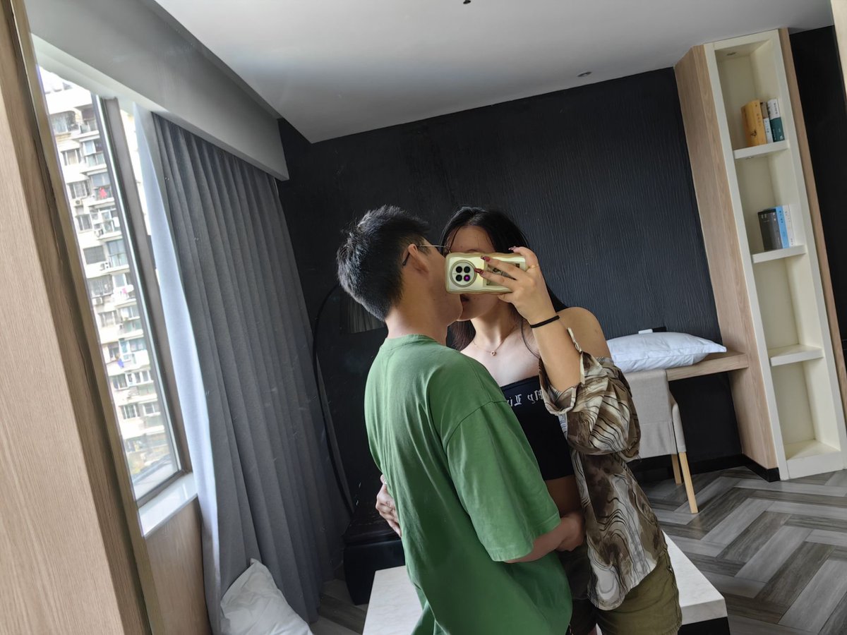 WithgalaxyWu's tweet photo. 喜欢在酒店拍一些很欲的照片🥹🥹男的无所谓我美就行噜 https://t.co/a62WLXZgSq