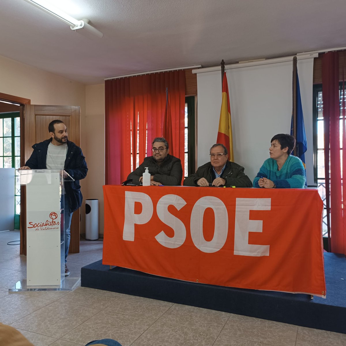 PSOEValdemoro's tweet photo. Reunión asamblearia en la Casa del Pueblo para tratar la Ponencia Marco del 15.º Congreso Regional.

#CasaDelPueblo15Congreso
#ReuniónAsamblearia15CR
#Valdemoro https://t.co/KOnAjnn1AA