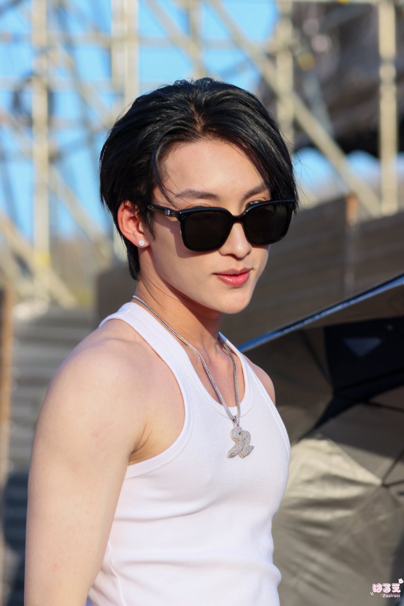 ZaaYaoi's tweet photo. หล่อสู้แสงสุดๆพี่เอสทู
@Noeul_lee6
#S2_FASTLANE #mujifestival2025 #mujifestival #S2TheSunset #Noeulnuttarat
#Horizone #MagentaBoy https://t.co/ObBD4SJB69