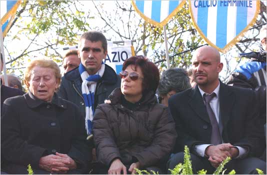 AlessandroCochi's tweet photo. 📷 Inaugurazione #targhe a #Villa Lais (nel 2003 al 7 #municipio di #Roma) per L. Re Cecconi e A. Di Bartolomei.  #sslazio #ssl1900 #ssl #calcio #photo #foto  #sport https://t.co/ZncOLbeJCU