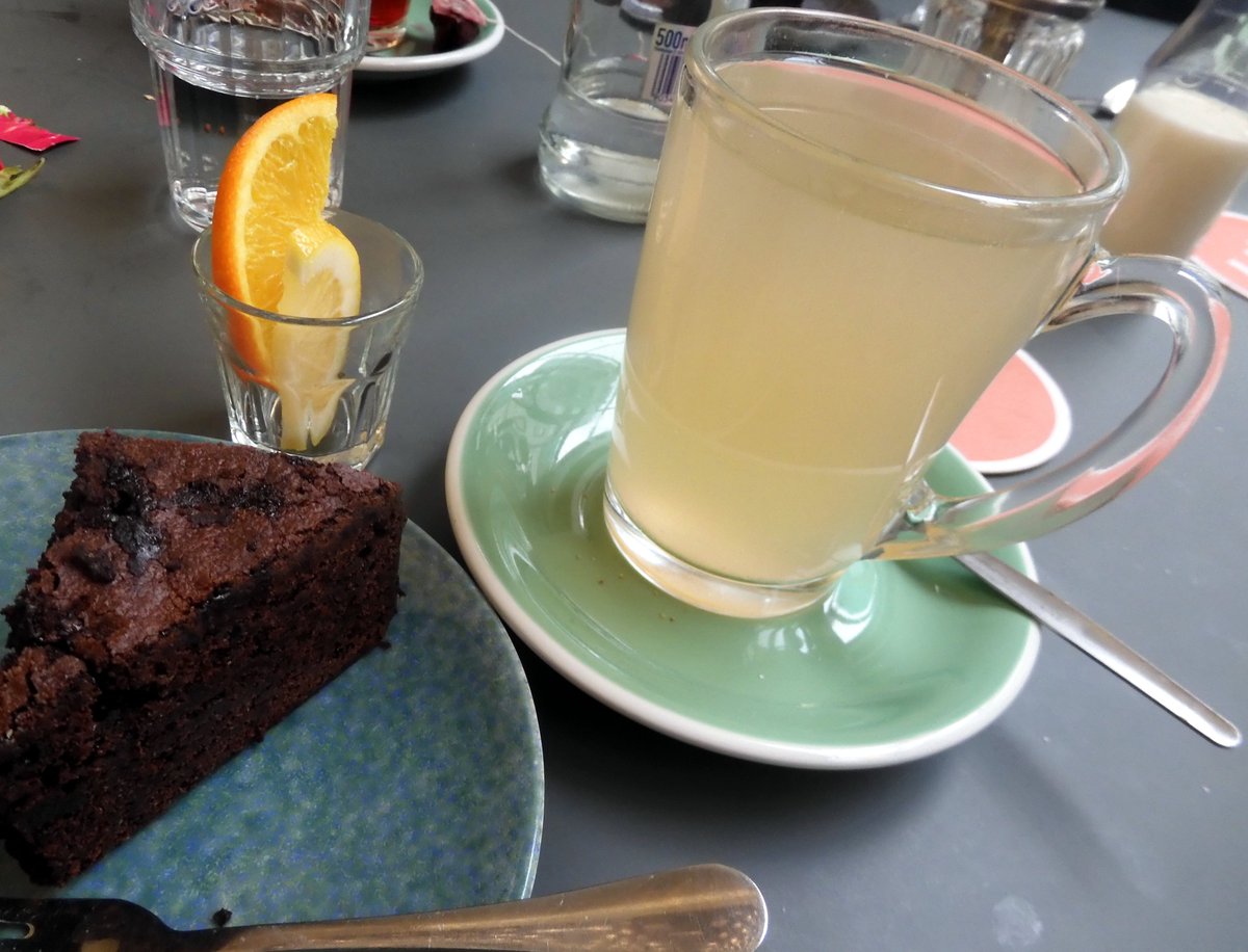 nori_reads's tweet image. Colors for a foggy day,                #placeswelove
ginger tea in CultuurCafé...  🌫️ ☕️ 😊