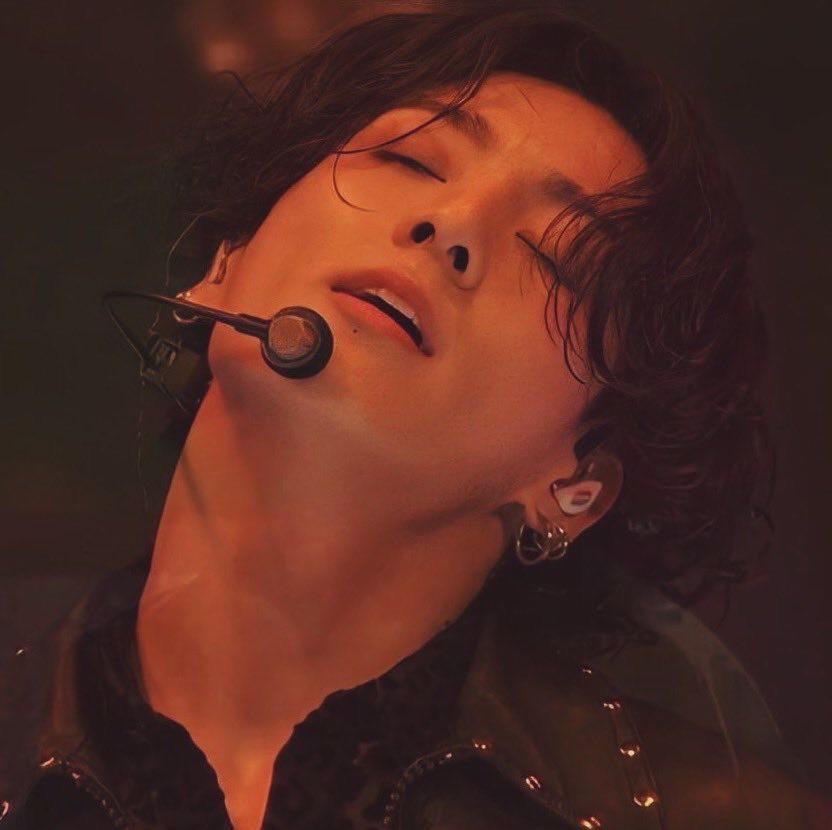 jeonlver97_'s tweet photo. His gaze 😵‍💫❤️‍🔥 https://t.co/FN0gRpPbPr