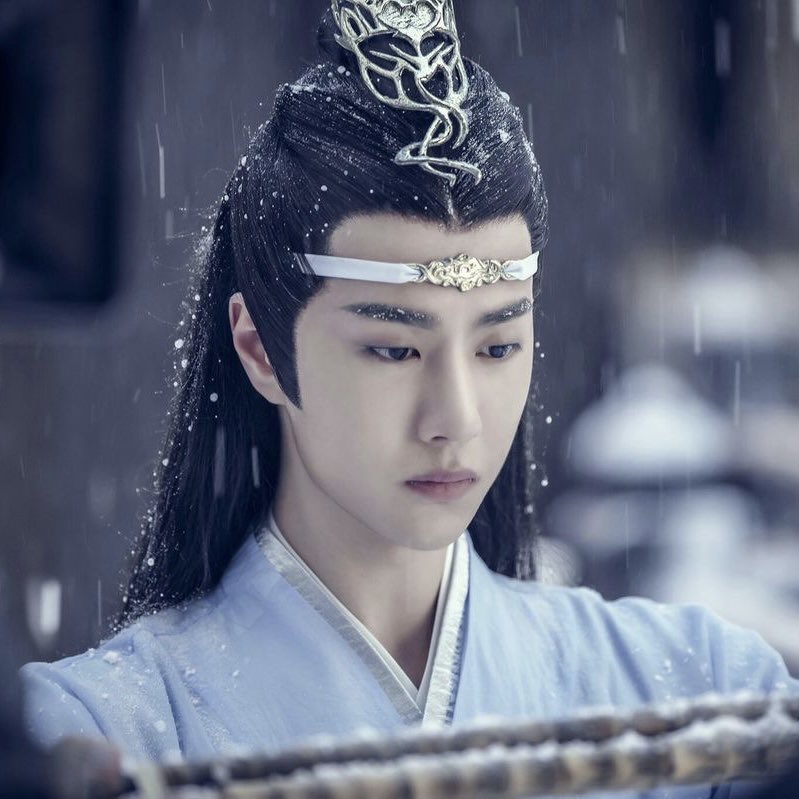 ybaizhan's tweet photo. lan wangji                              wang yibo https://t.co/6mxCFdQrui
