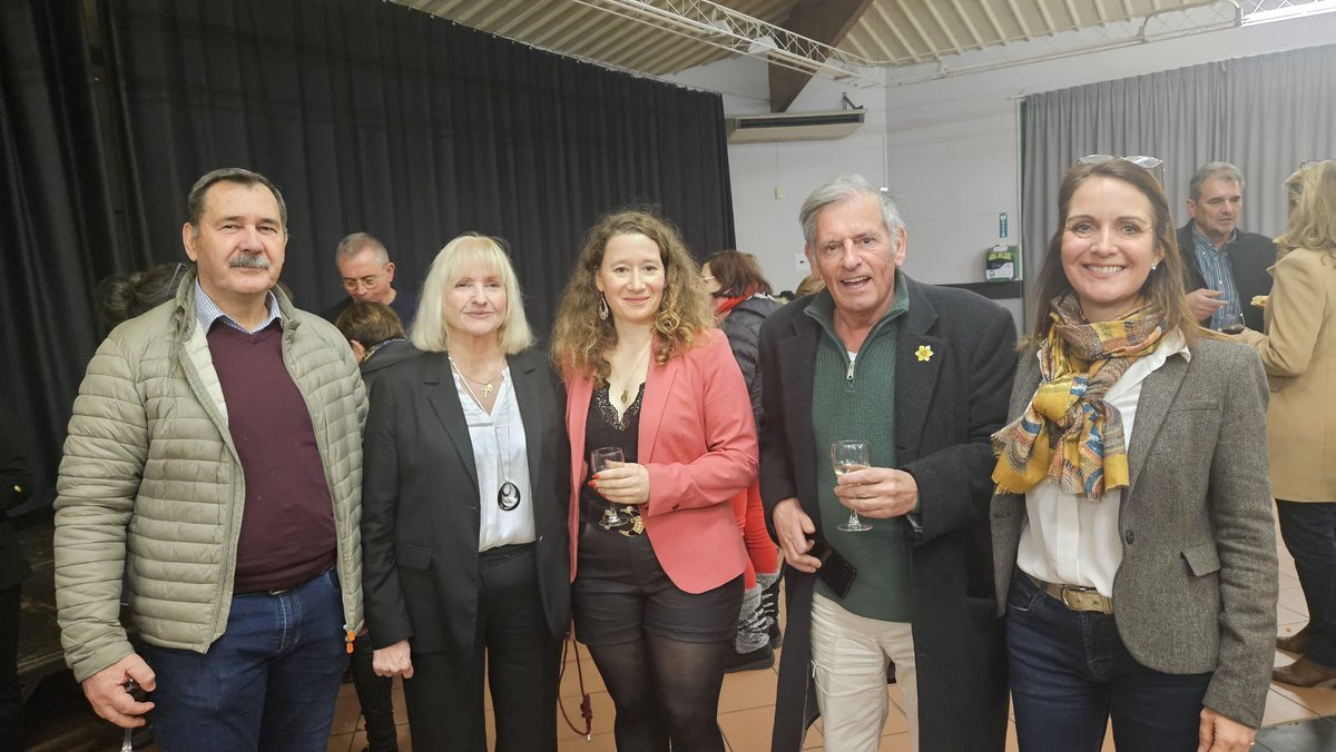 Florelle84's tweet photo. Nous avons été nombreux à venir soutenir @H2Lepinau ce vendredi soir 👏
Une belle cérémonie de vœux avec de nombreuses personnalités locales qui démontrent l’encrage en #Vaucluse de notre député du @groupeRN_off 🎉
#MaProvence
#traditions
#voeux2025
#antidryjanuary https://t.co/vlkXxeS5aI