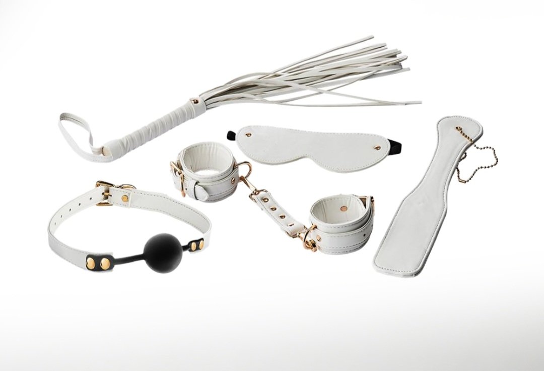 ✨️ 블레이즈 엘리트 BDSM세트

우아하고 스타일리시한 상품이에요🩷
네덜란드의 통가 제품이라
믿고 쓰셔도 된답니다❤️