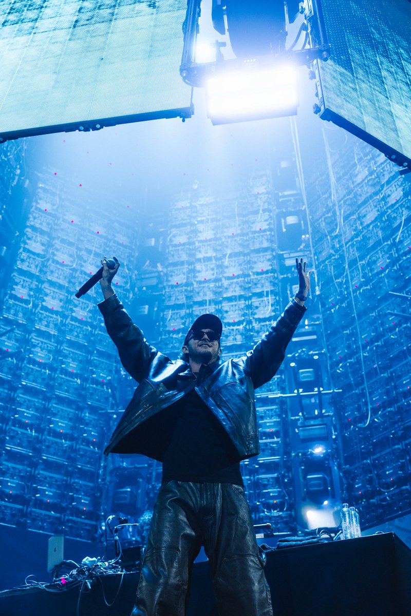 lalogemag's tweet photo. Vald au @fcknyefestival 💫

📸 @coucoucanelle https://t.co/FyySXK3nJ7