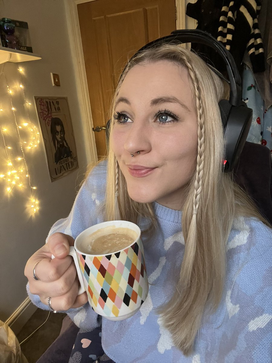 Come and drink your morning coffee with me! Twitch.tv/emmalilico