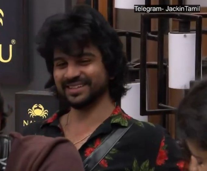 johnnyrox4ever's tweet photo. After Arun's failure to win over Muthu but #Rayan successful in challenging Muthu and his game nature impressed everyone including muthu. Despite having no PR, no reviewers support, no promos,&amp; facing channel bias, he truly shined. Well played #TaskBeast🫶🔥💕 #BiggBossTamil8 https://t.co/LMgxM742QG