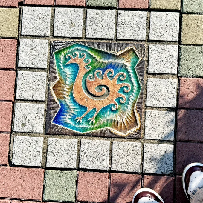 今日はさがさんと一緒に額を買いに清澄白河へ 個展用の素敵な額買えたし匂いにつられて入ったお店の肉美味すぎたし色々話して創作意欲爆上がりだーッ!