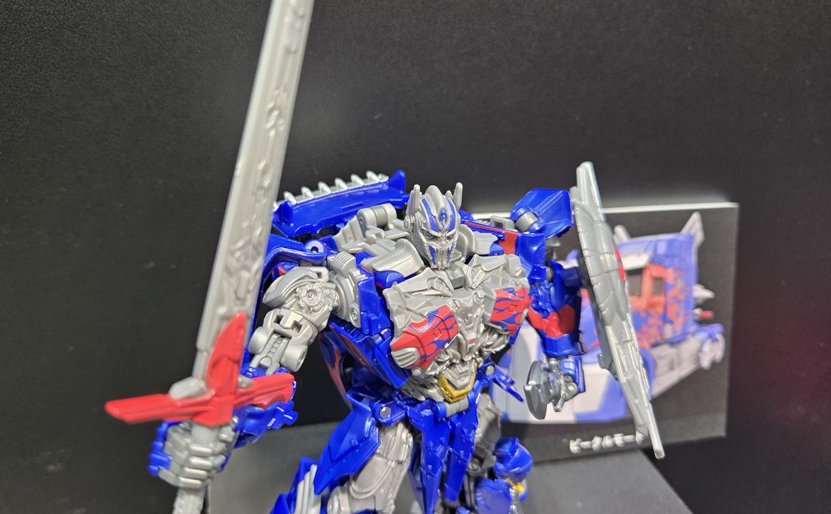 konakabot's tweet image. T-SPARK イベント思い出6
ガワ処理とか色々賛否？なSS騎士オプティマス

灰色部分が成形色なるとレーシングオプの悲劇再来になってしまうが、造形やガワ処理は理想的かも

製品を手に取る日が楽しみだ