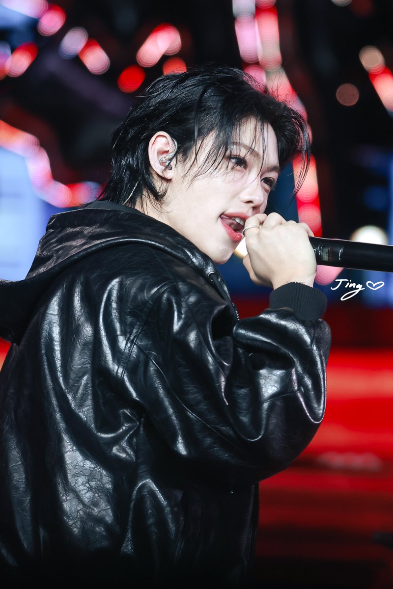 adingnarumi's tweet photo. 250118｜dominATE in Hong Kong Day1

🖤🖤🖤

#felix #필릭스 #ピリちゃん
#StrayKids #SKZHOP_HIPTAP
#dominATE_HONGKONG https://t.co/UUpHk2UClT