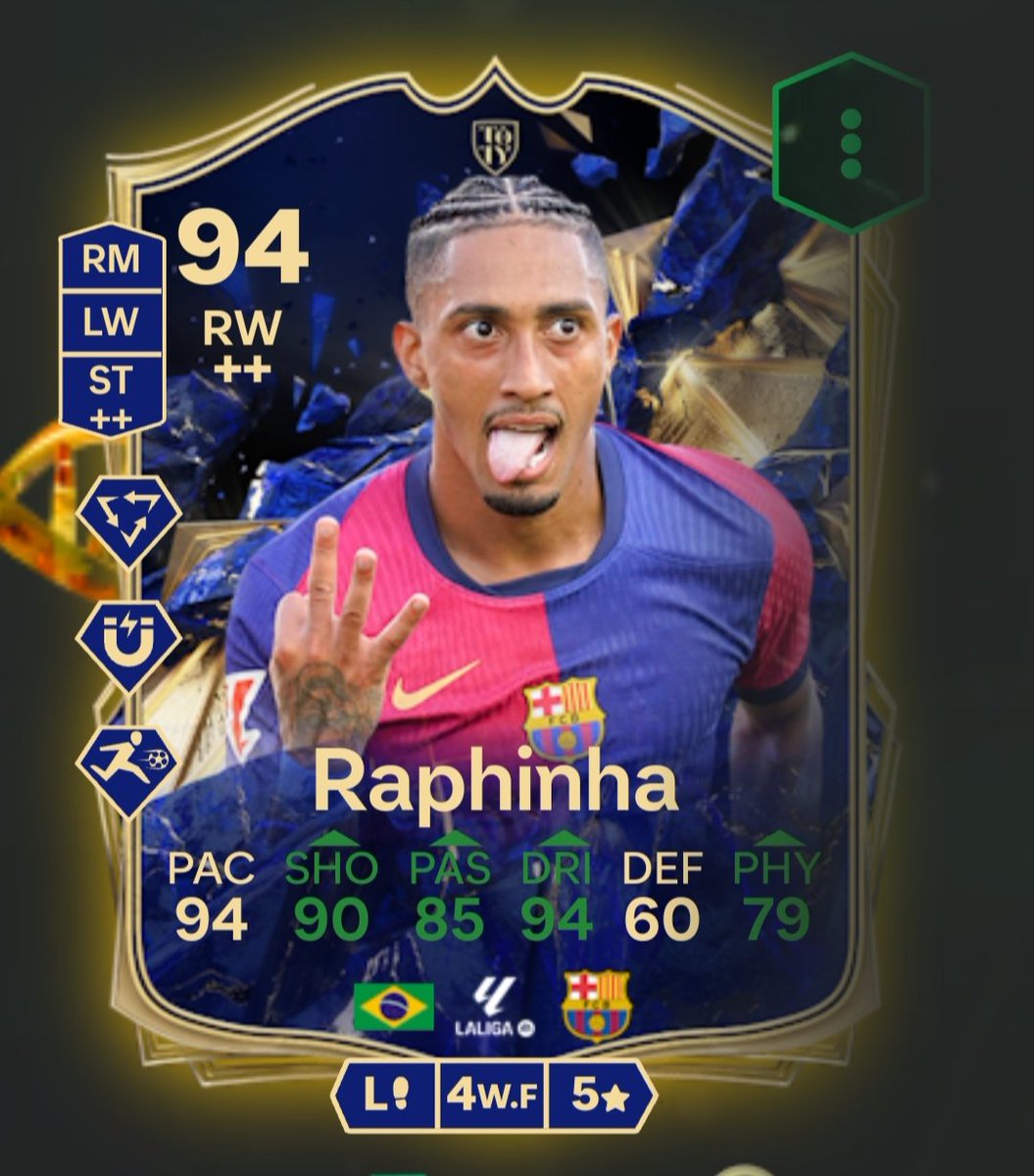 #FC25 #TOTY2025 dites moi laquelle est meilleur j'arrive pas à choisir svp #