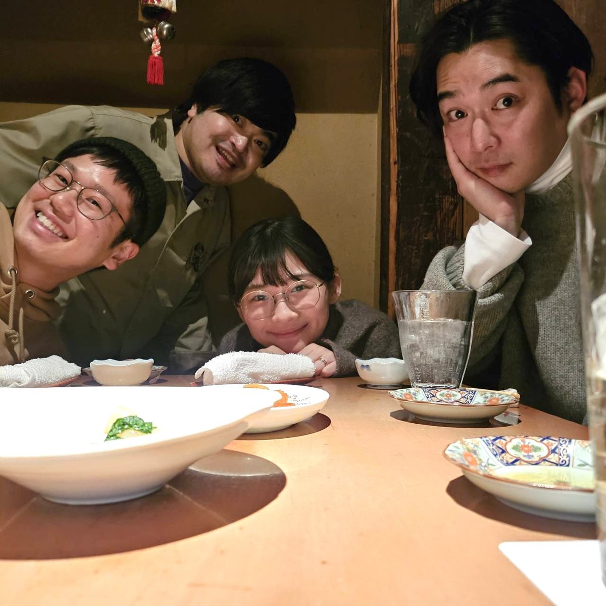 kinoshitas0309's tweet photo. 加藤諒くん、伊藤沙莉ちゃん、そして生年月日がまったく同じ千葉雄大くんと！
何回笑い泣きしたかわからないほど笑った夜。
「このメンバーでYouTubeやりたい！」と沙莉ちゃんが言い、「ラジオもいいね！」「BSでやれないかな？」と、決して地上波にはいこうとしない4人でした。 https://t.co/7xrwDpkALa