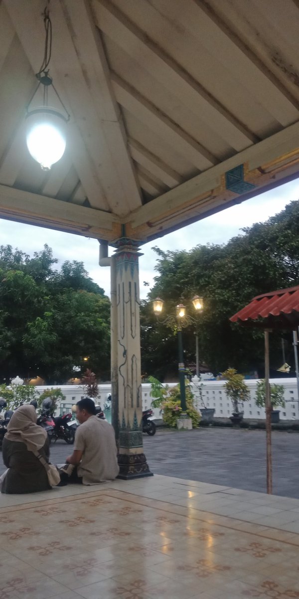 bekamruqyahdll's tweet image. Maghrib kita di Masjid Gedhe Jogja.  #terapispanggilan