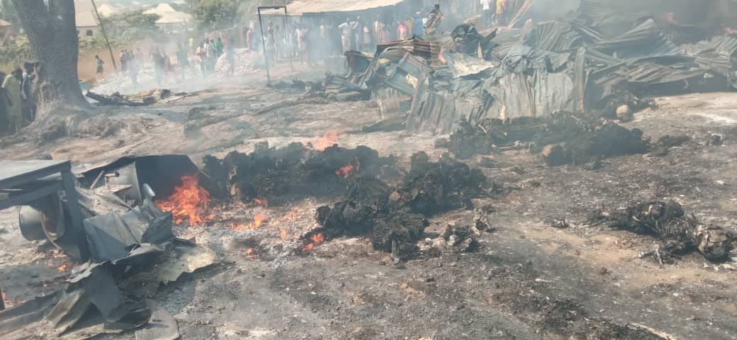 Many feared  dead while others sustained severe injuries  as petrol tanko explodes along Dikko Junction, Suleja Local government Area of Niger State.